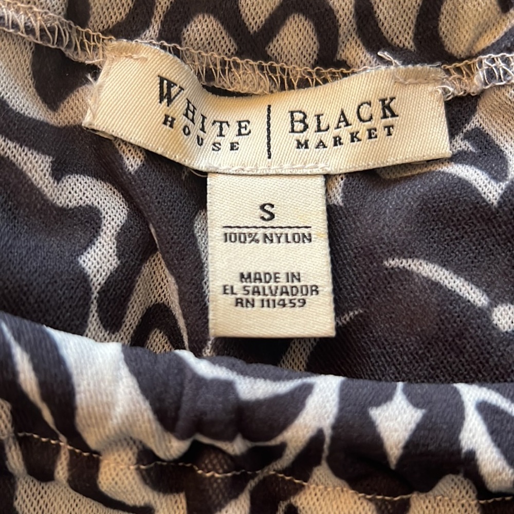 White House Black Market Black and White Sleeveless Blouse.  Size Small - Picture 3 of 3